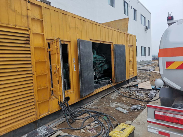 高台如何在发电机出租合同中约定设备的维修和保养责任?