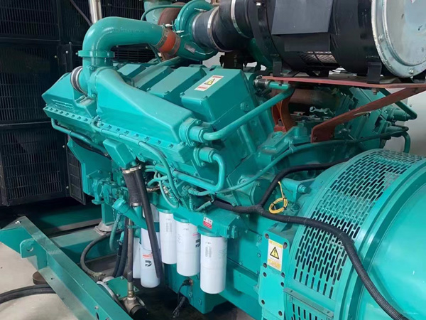 高台更换100kW柴油发电机组机油时，需要注意哪些事项？