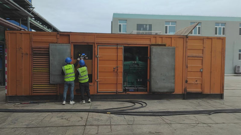 高台如何检查柴油发电机组的机油油位？